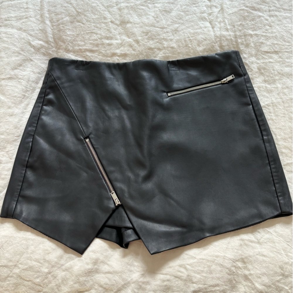 ZARA LEATHER SKORT - Black - Size S